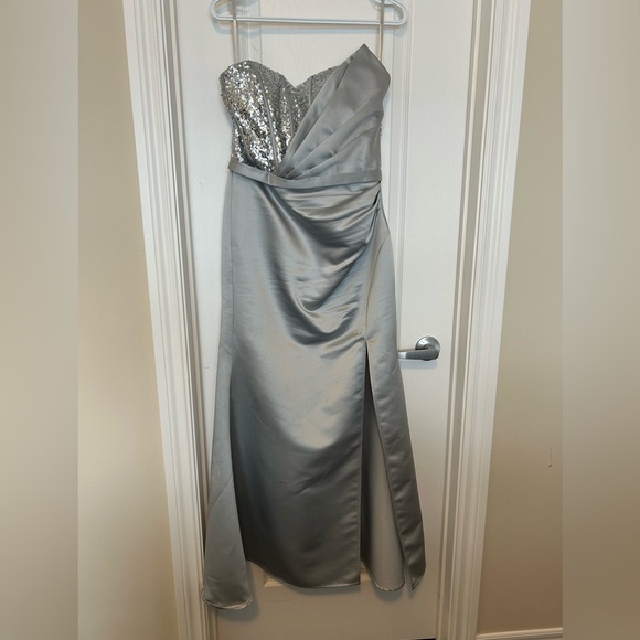 Dresses & Skirts - Elegant Silver Strapless Gown